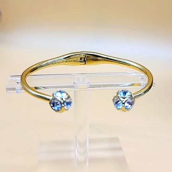 Kate Spade Bestseller "LADY MARMALADE" Gold Hinged Bangle w Swarovski End Caps! - Picture 3 of 10